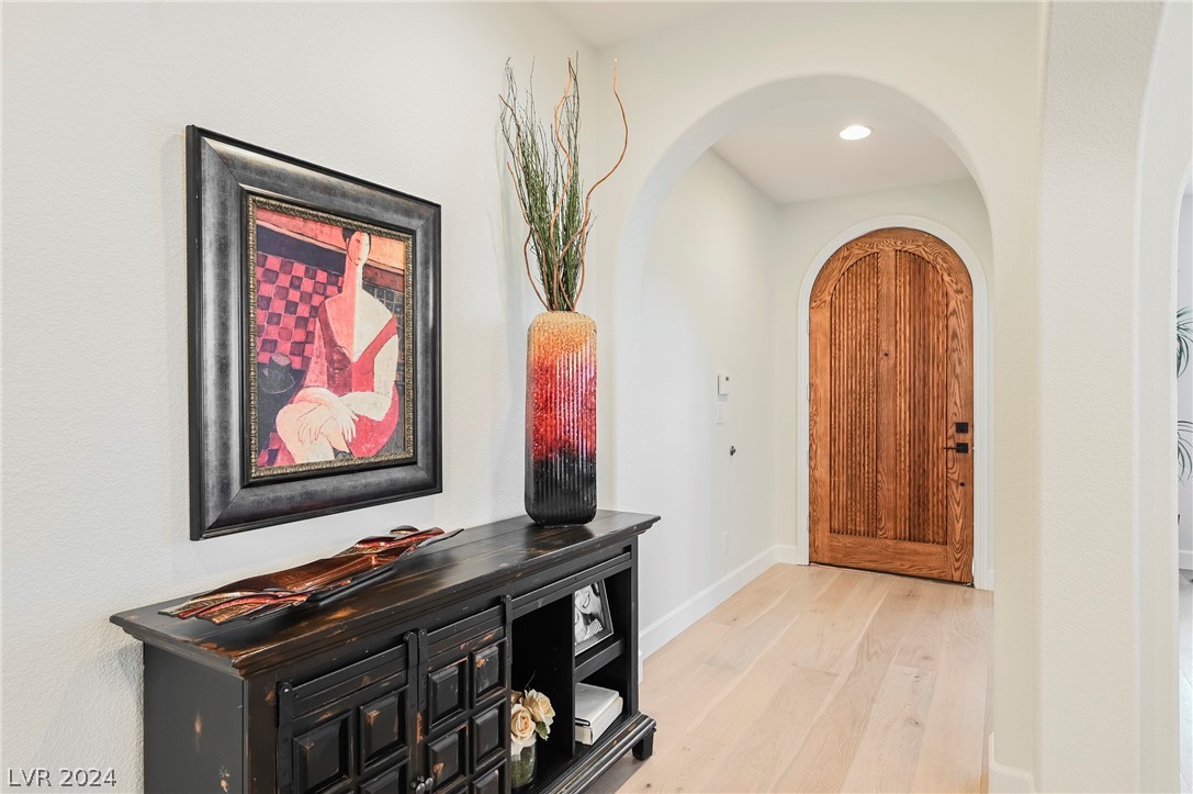 932 White Feather Lane