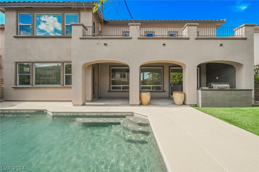 932 White Feather Lane