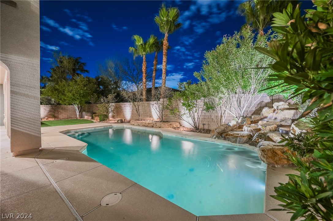 932 White Feather Lane
