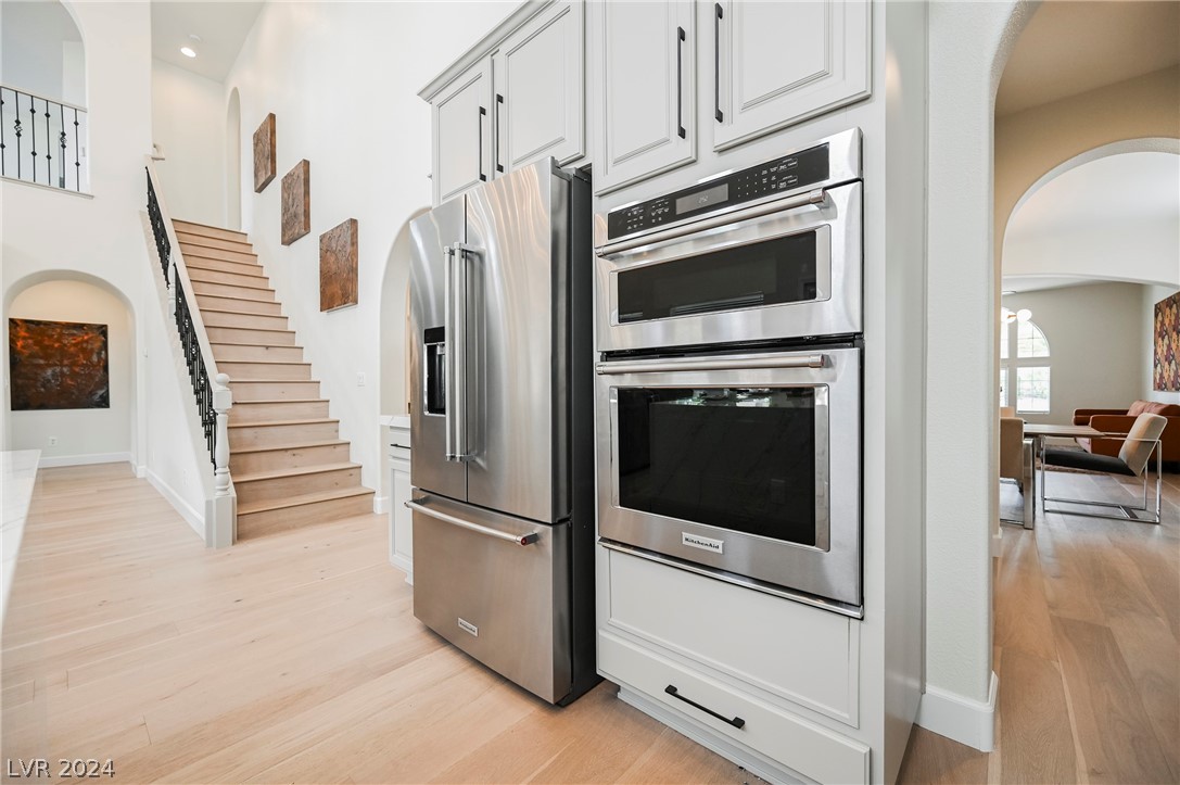 932 White Feather Lane
