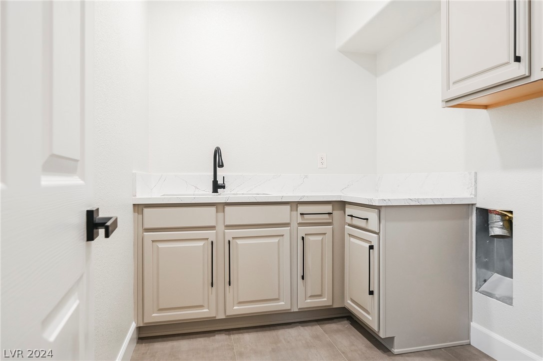932 White Feather Lane