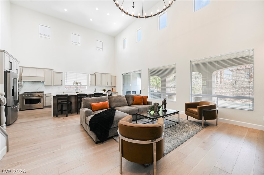 932 White Feather Lane
