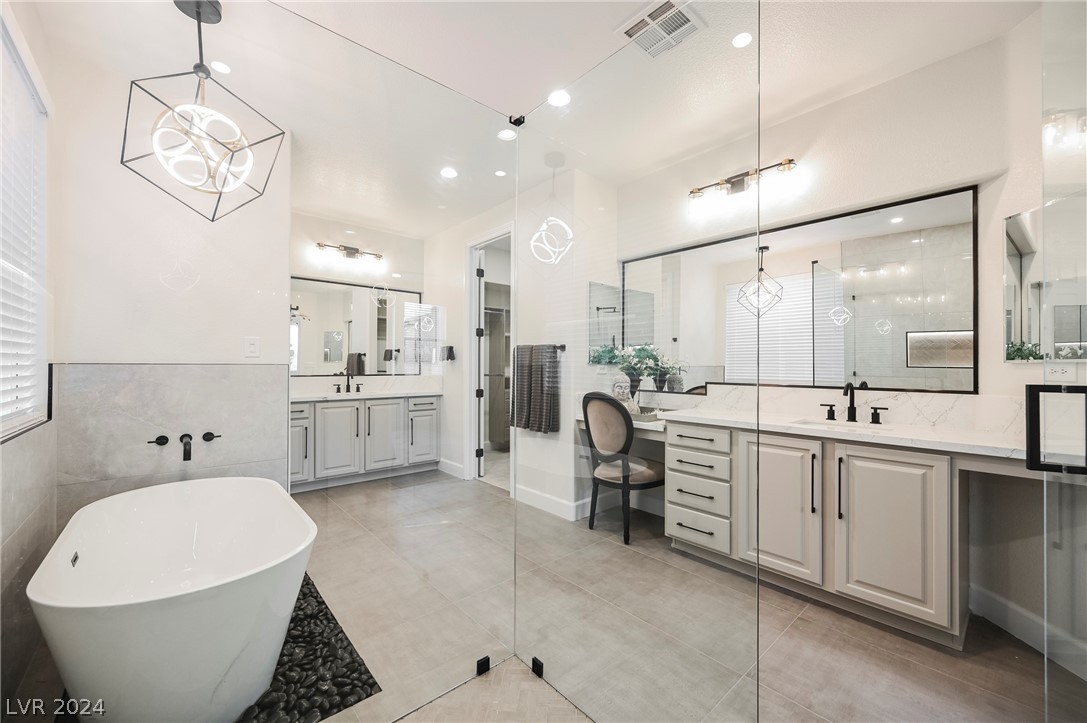 932 White Feather Lane