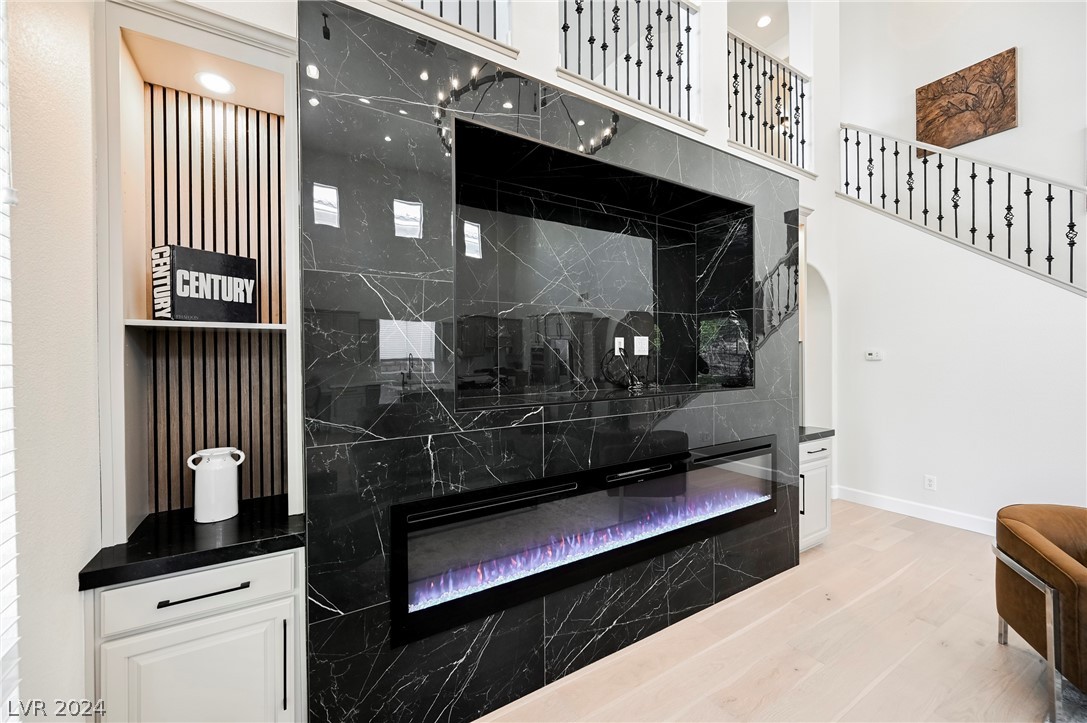 932 White Feather Lane