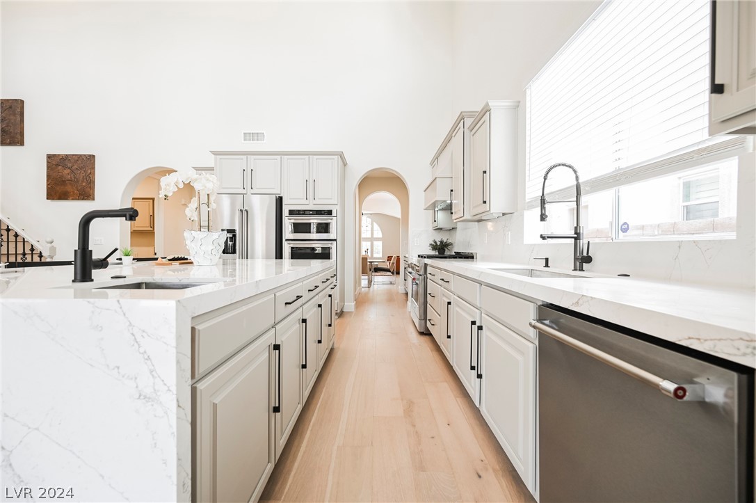 932 White Feather Lane