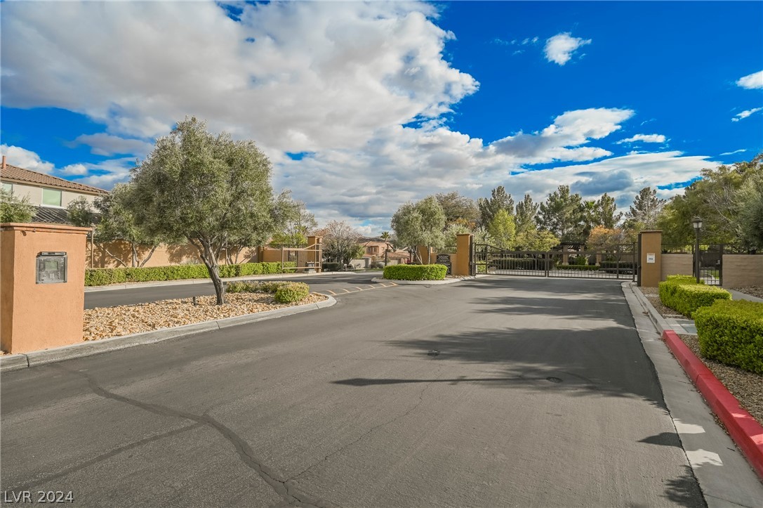 932 White Feather Lane