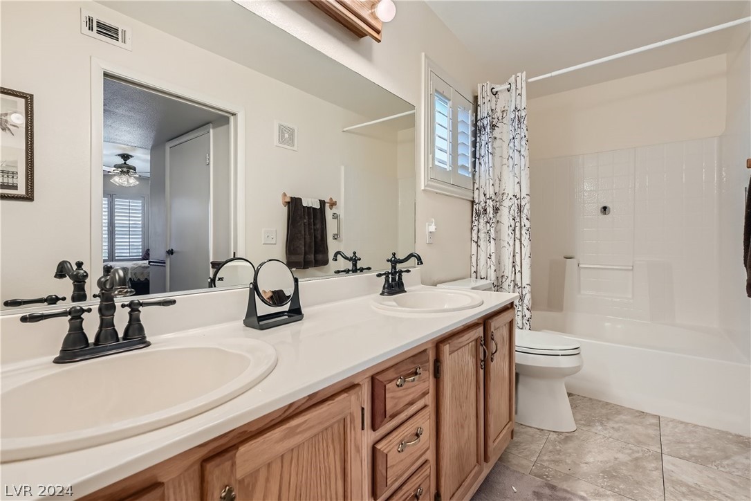 3425 East Russell Road 167