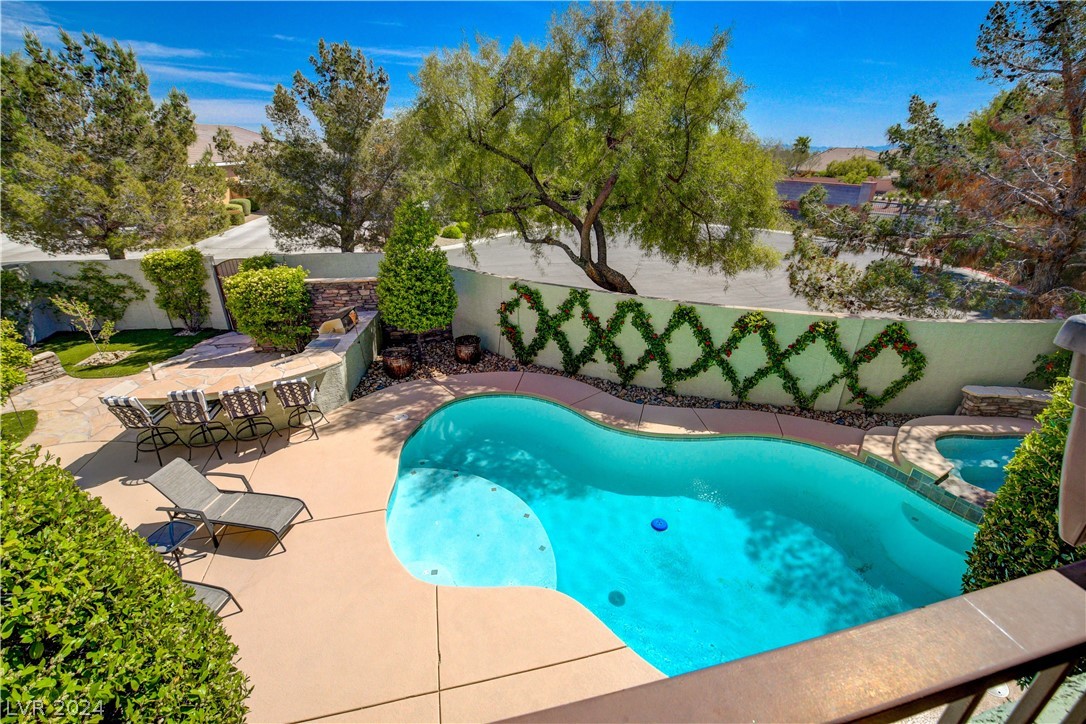 1012 Emerald Tint Court