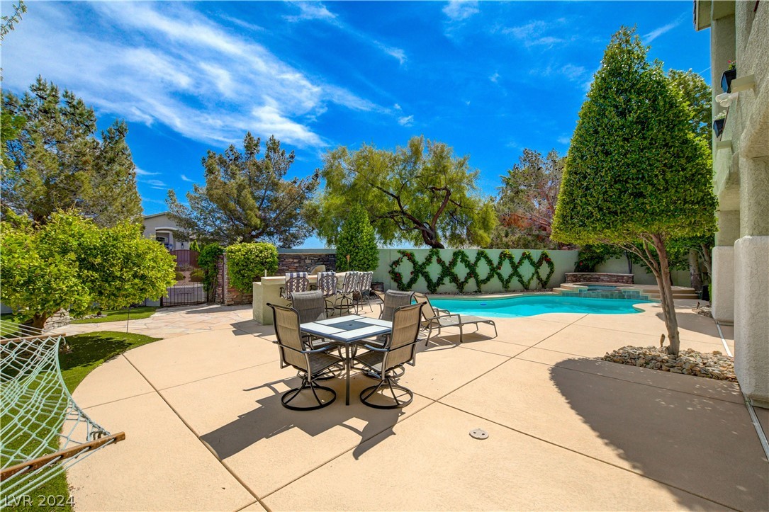 1012 Emerald Tint Court