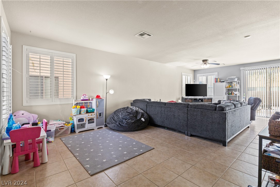 9021 High Horizon Avenue