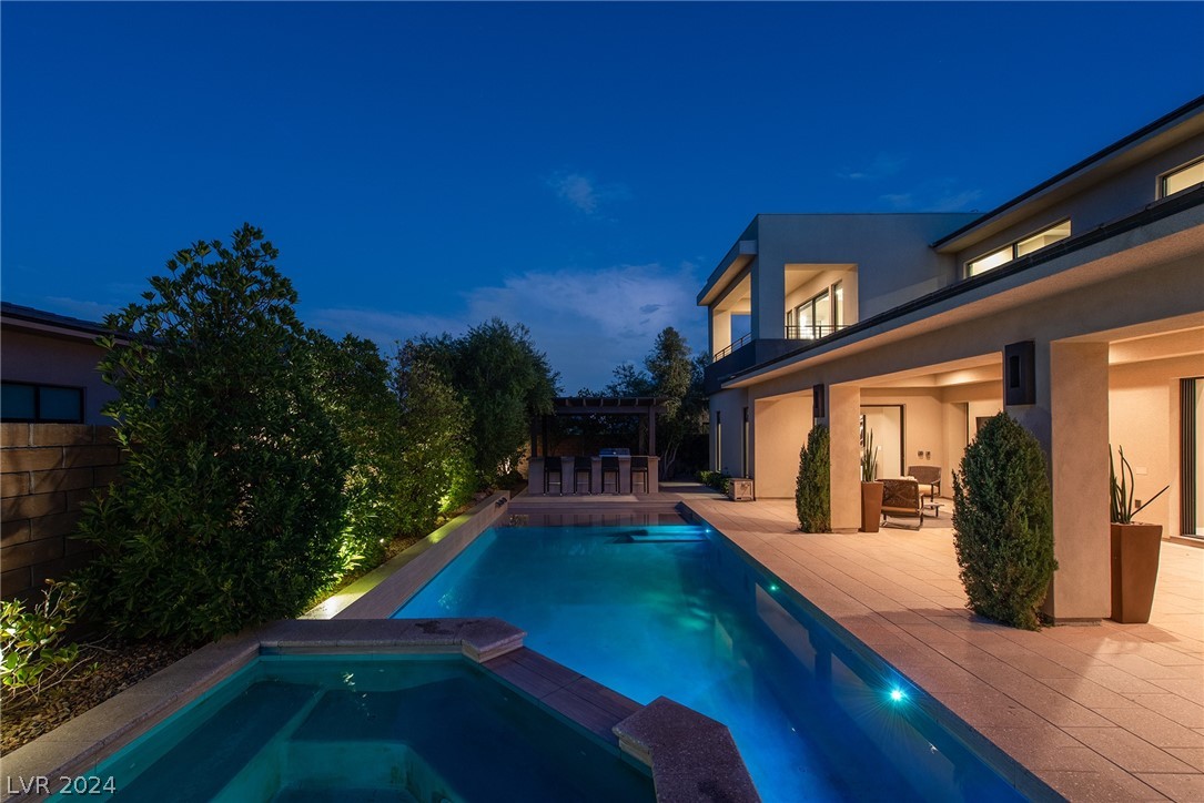36 HUNTING HORN Drive
