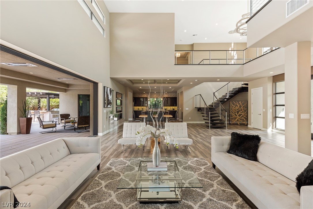 36 HUNTING HORN Drive