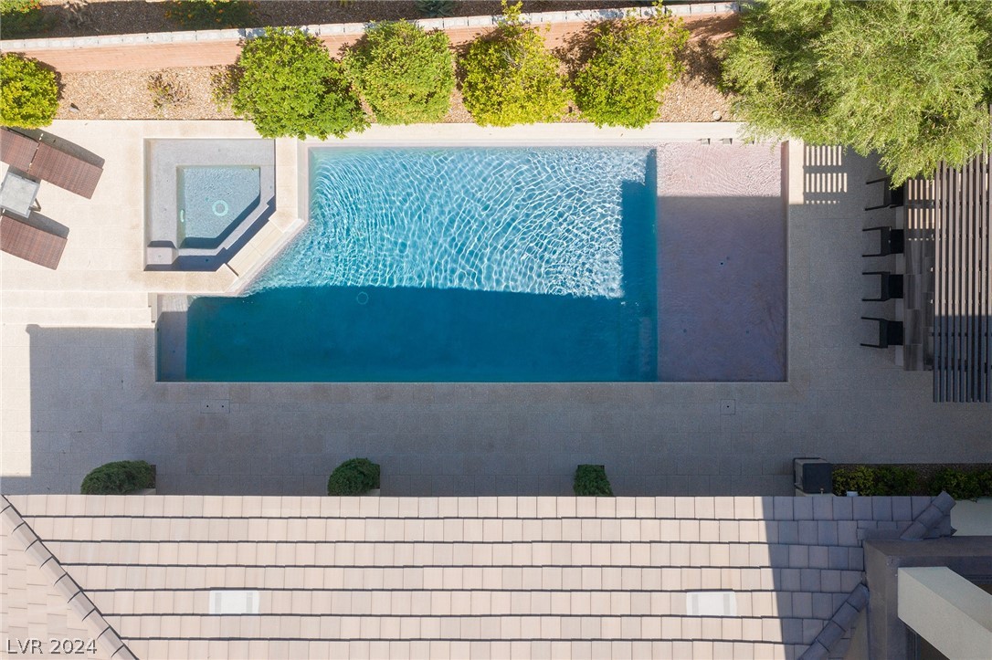 36 HUNTING HORN Drive