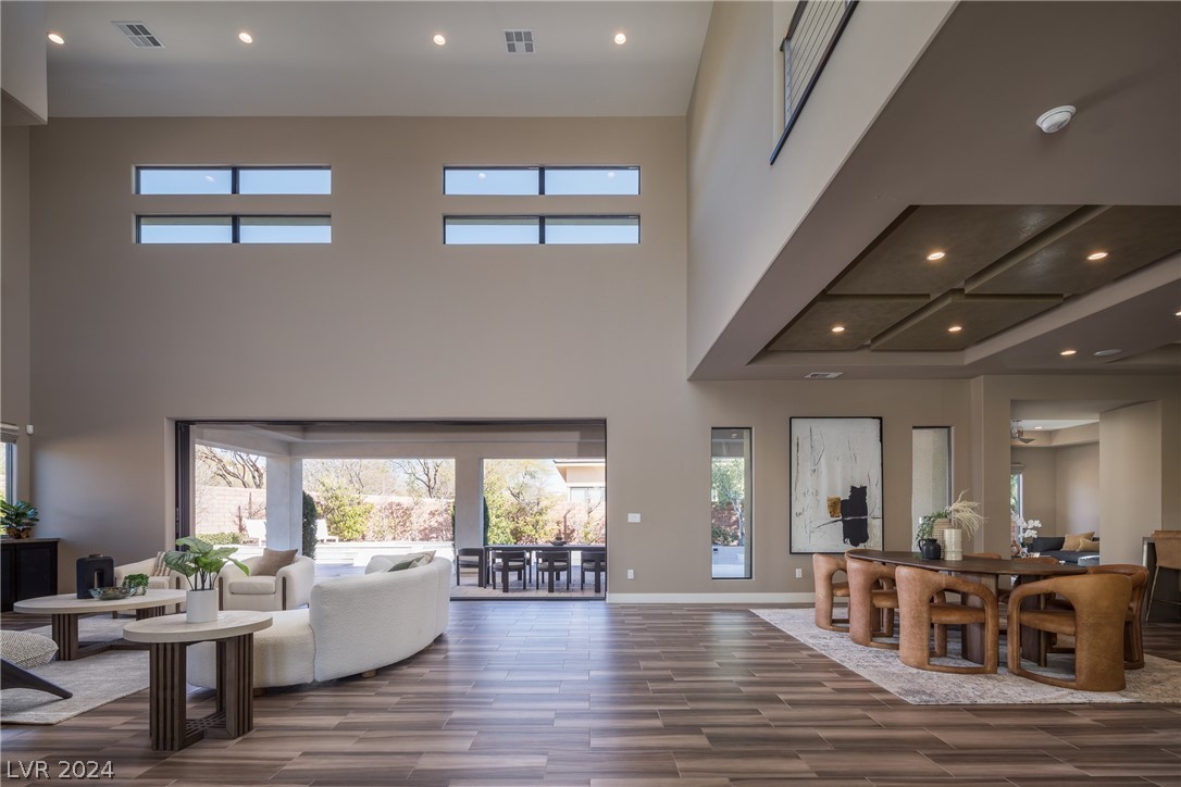 36 HUNTING HORN Drive