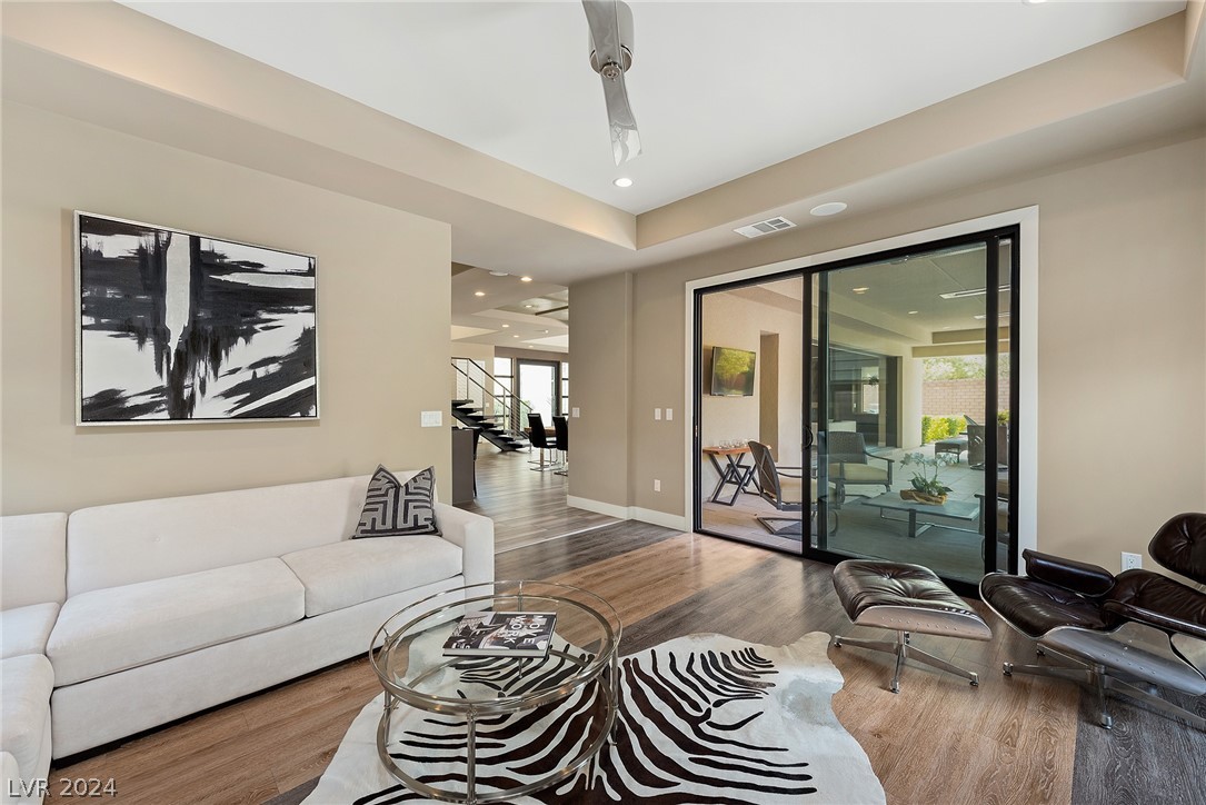 36 HUNTING HORN Drive