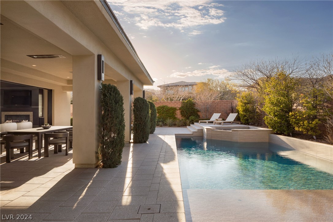 36 HUNTING HORN Drive