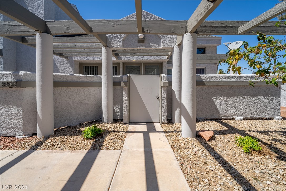 5627 Vineyard Lane
