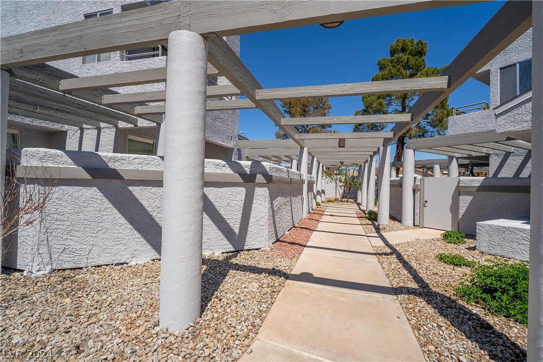 5627 Vineyard Lane