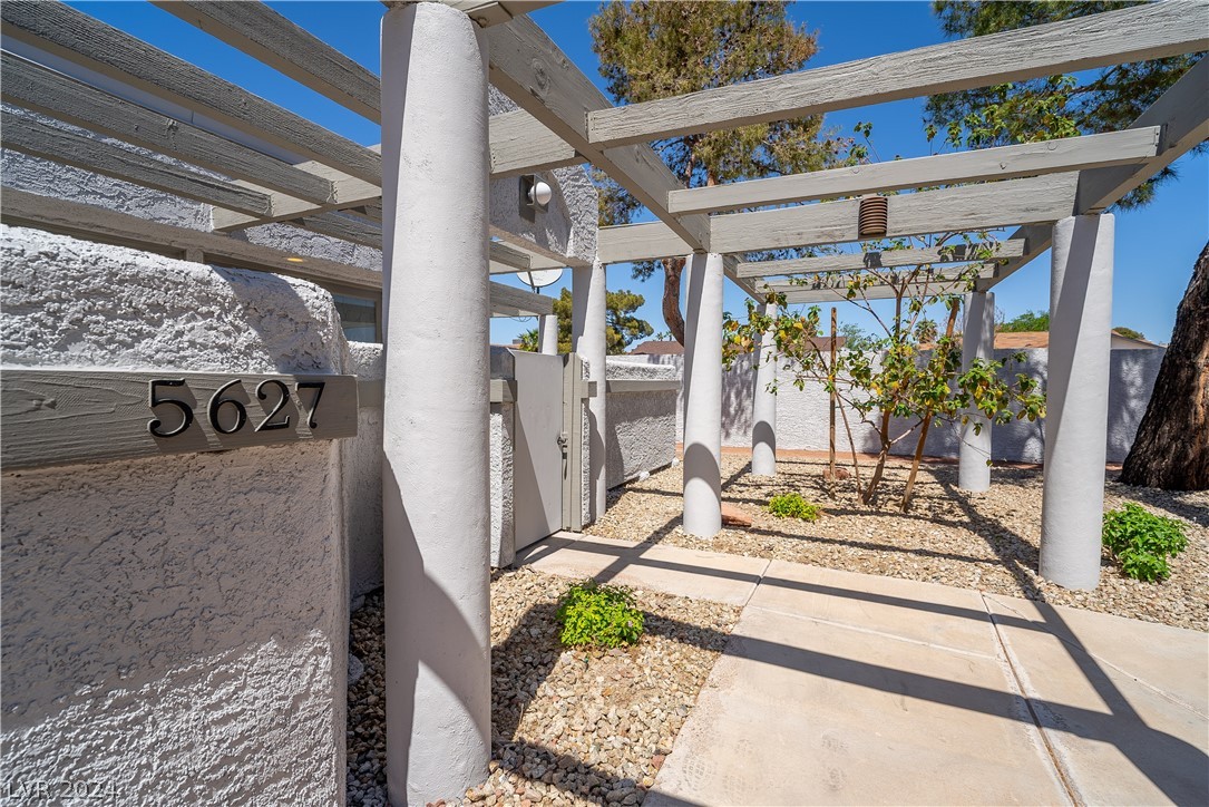 5627 Vineyard Lane