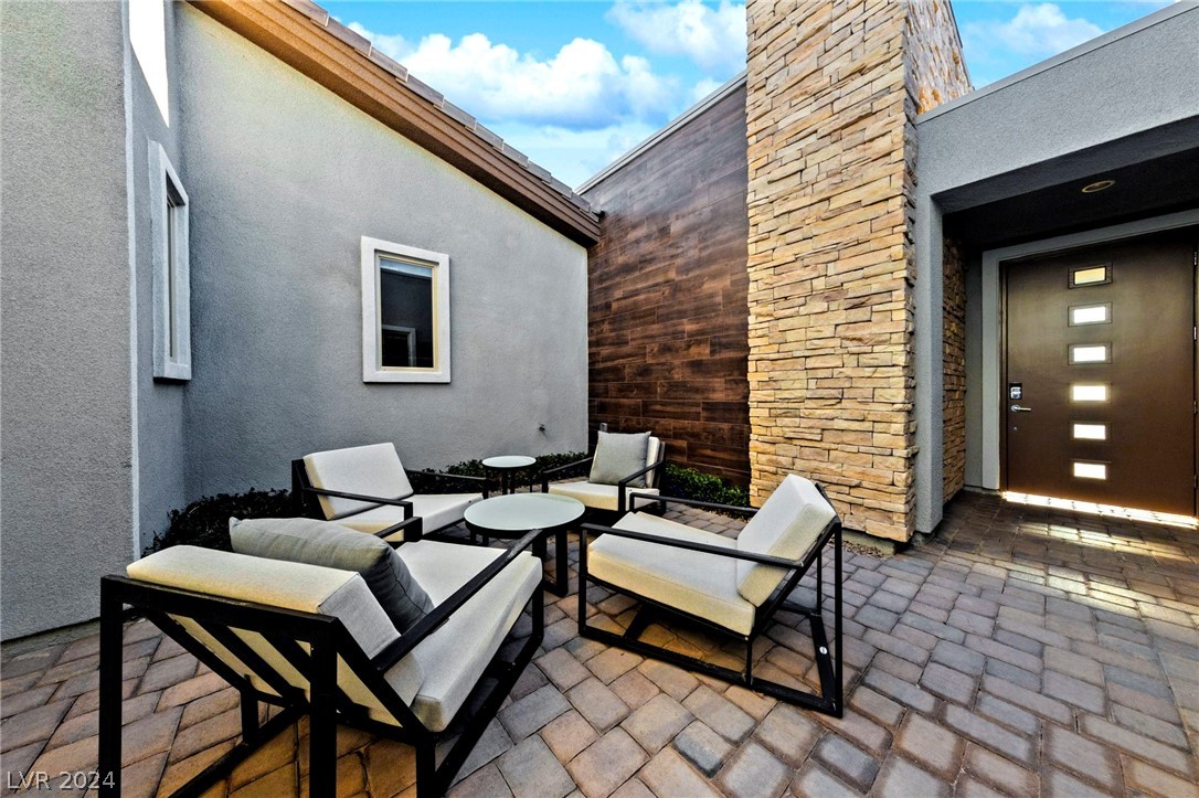 6138 Willow Ridge Court
