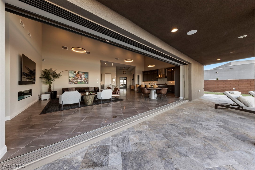 6138 Willow Ridge Court