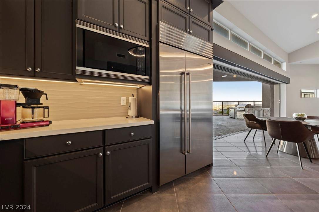 6138 Willow Ridge Court