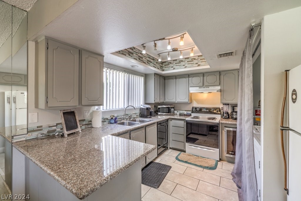 4627 Monterey Circle 1