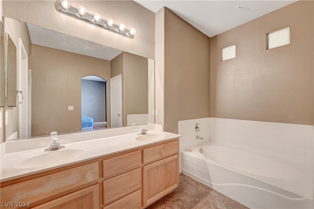 8112 Jasmine Hollow Court