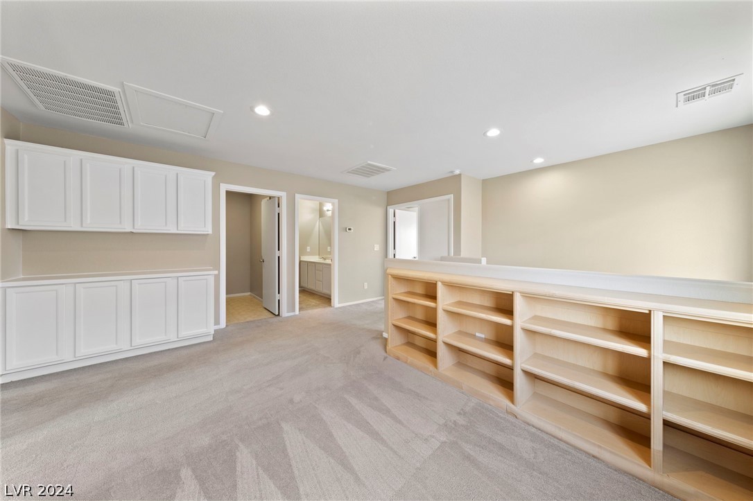 9138 Horizon Mist Avenue