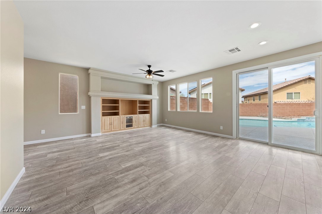 9138 Horizon Mist Avenue