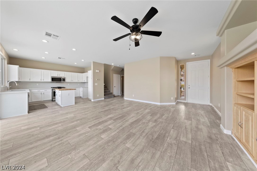 9138 Horizon Mist Avenue