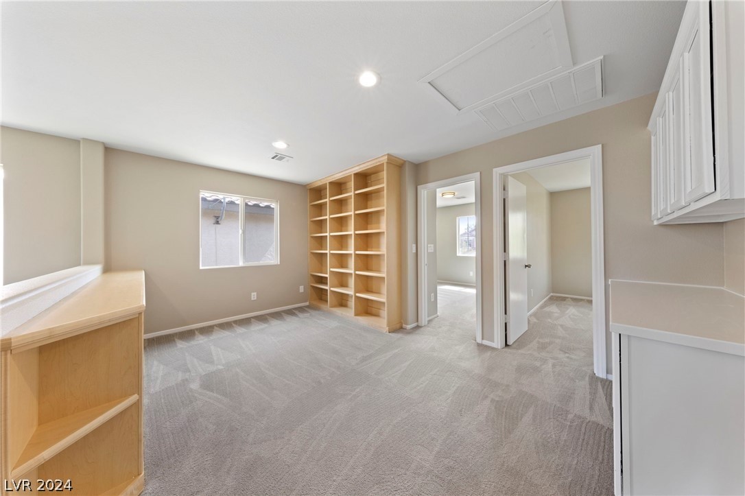 9138 Horizon Mist Avenue