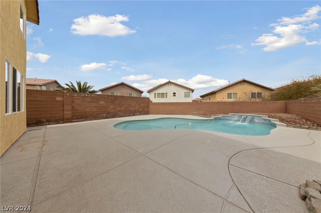 9138 Horizon Mist Avenue