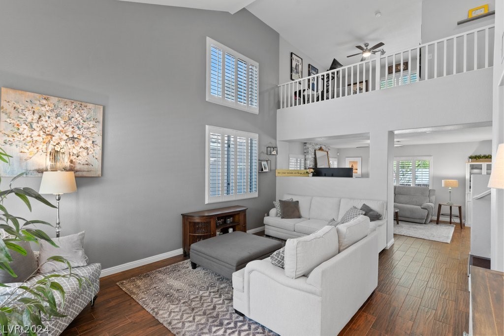 646 Emerald City Avenue