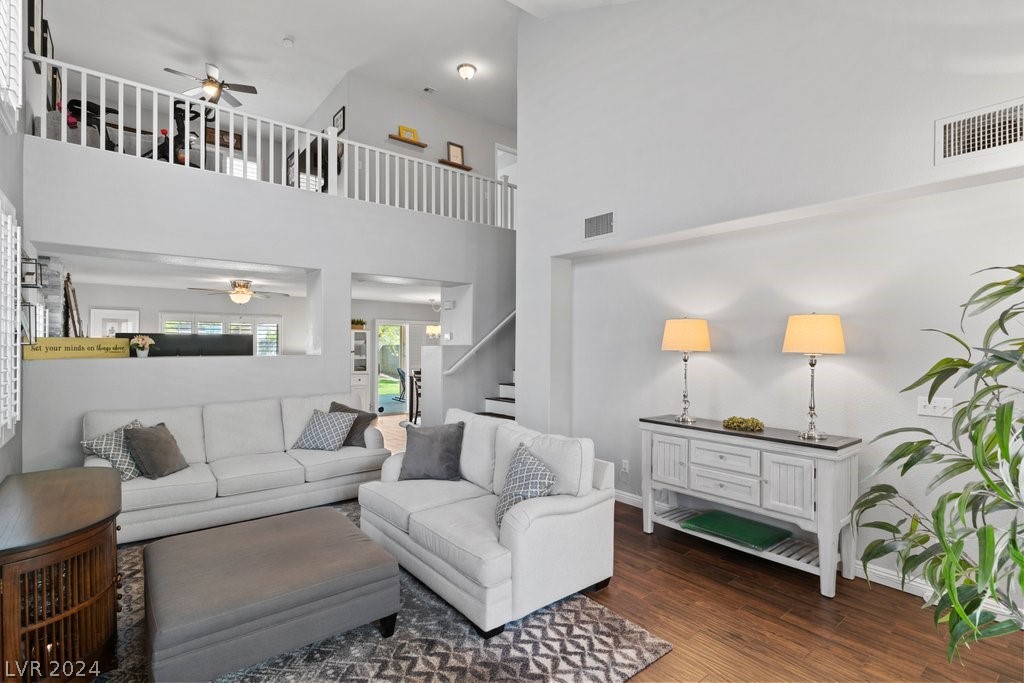 646 Emerald City Avenue