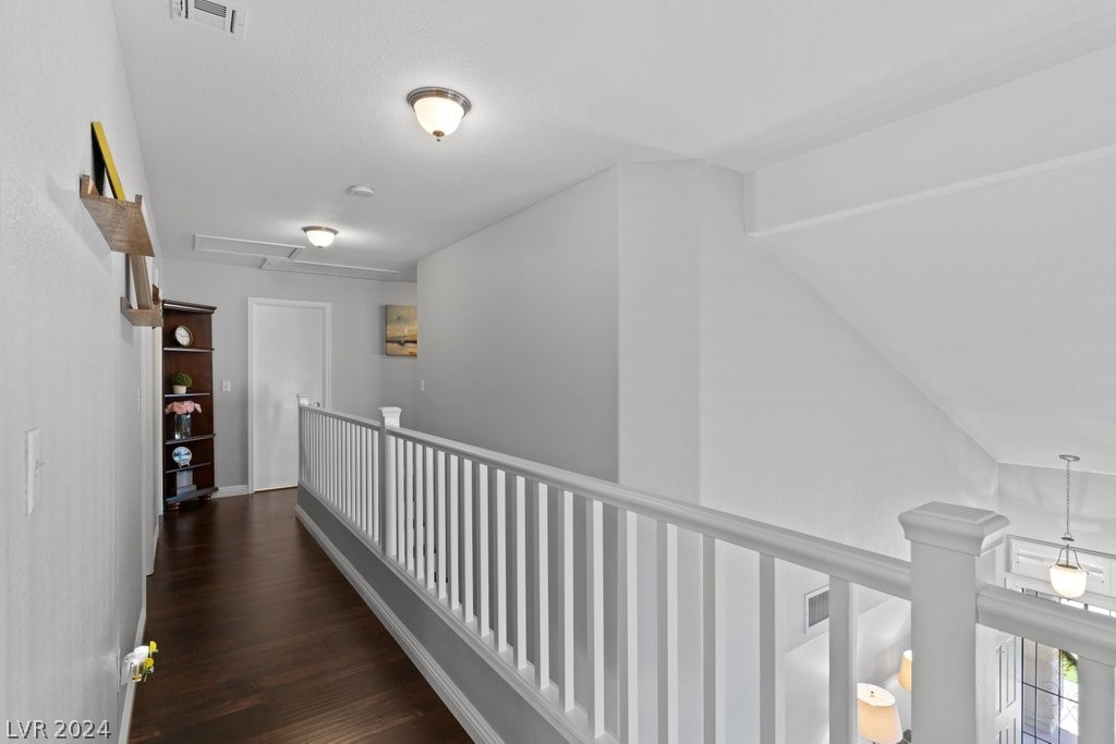 646 Emerald City Avenue