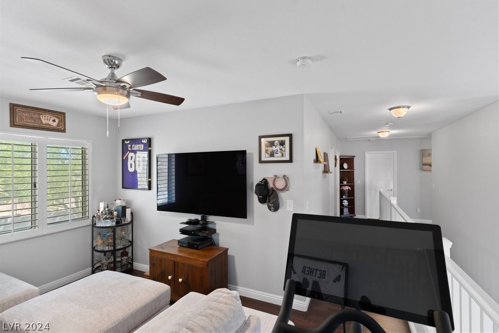 646 Emerald City Avenue