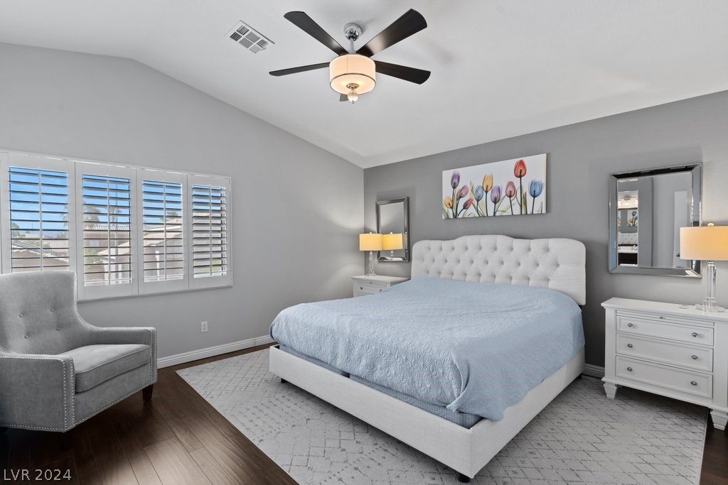 646 Emerald City Avenue