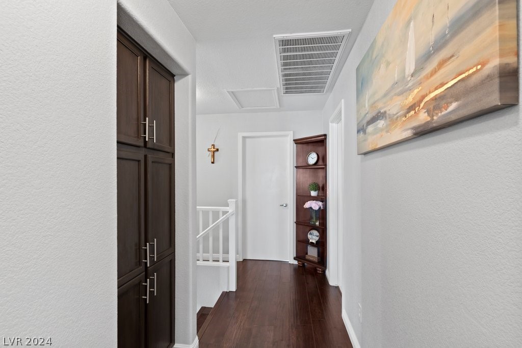 646 Emerald City Avenue