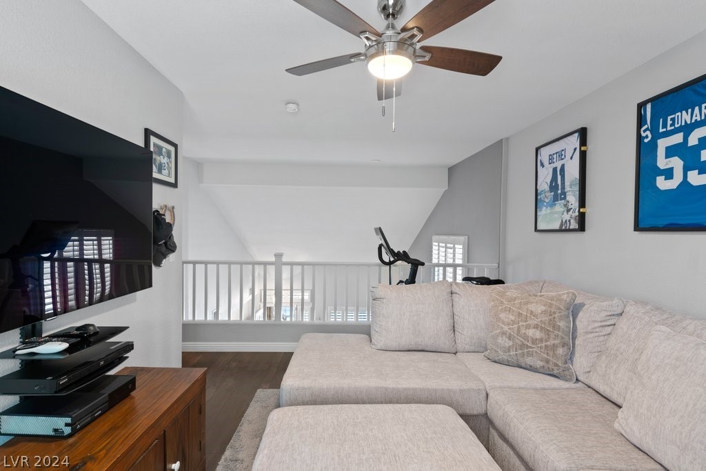 646 Emerald City Avenue