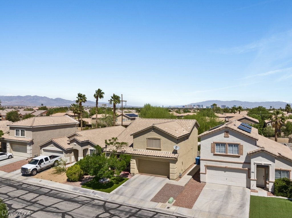 646 Emerald City Avenue