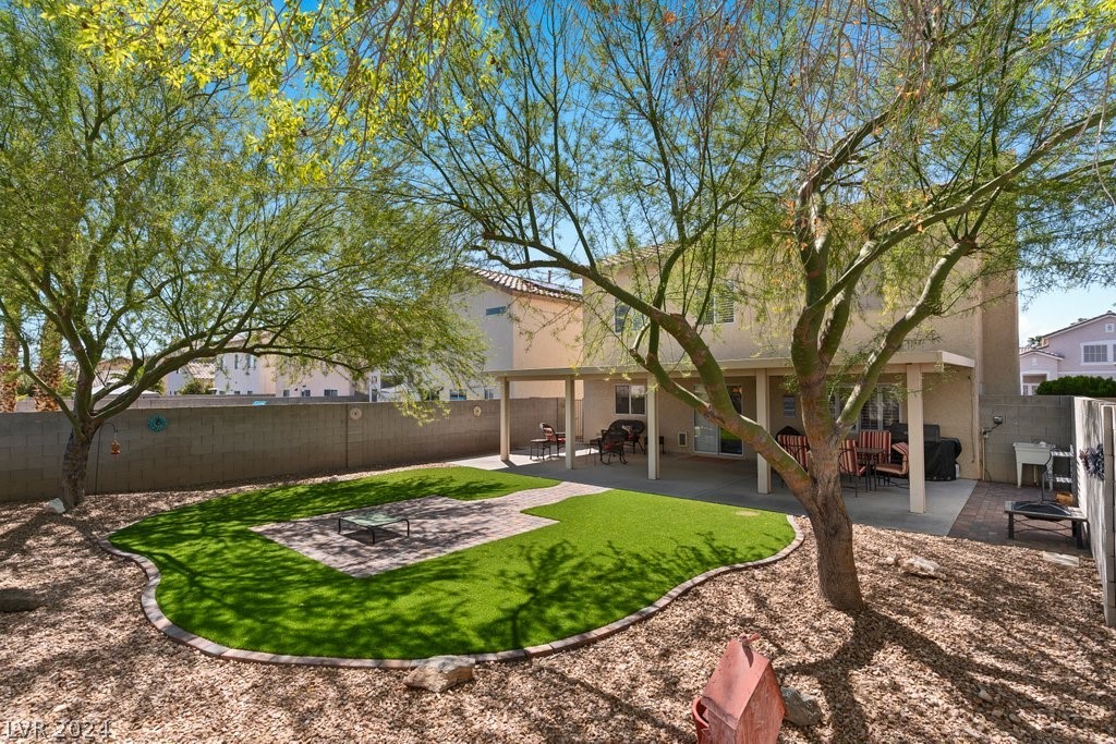 646 Emerald City Avenue