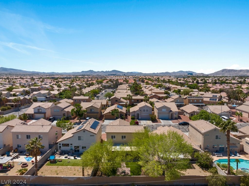 646 Emerald City Avenue