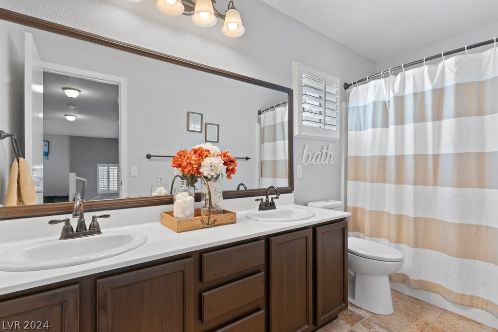 646 Emerald City Avenue