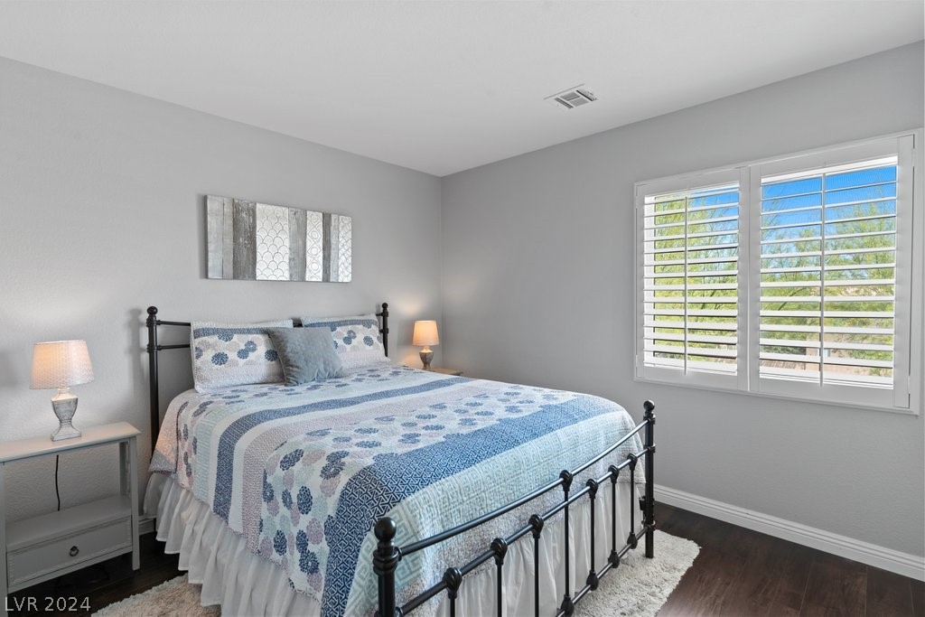 646 Emerald City Avenue