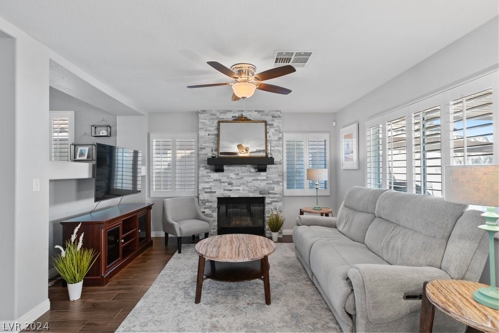 646 Emerald City Avenue