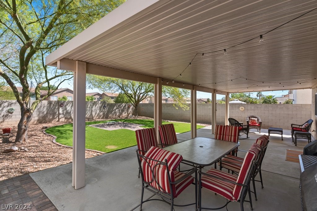 646 Emerald City Avenue