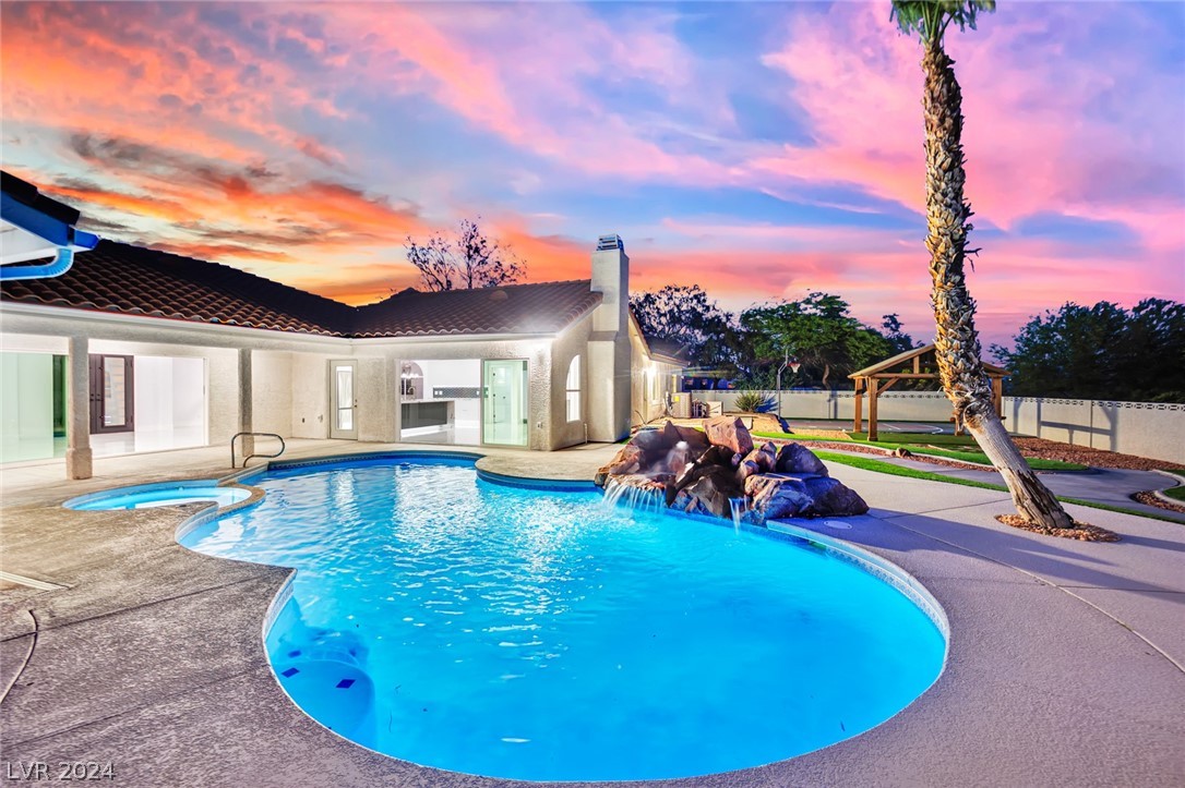 10060 West Tropical Parkway