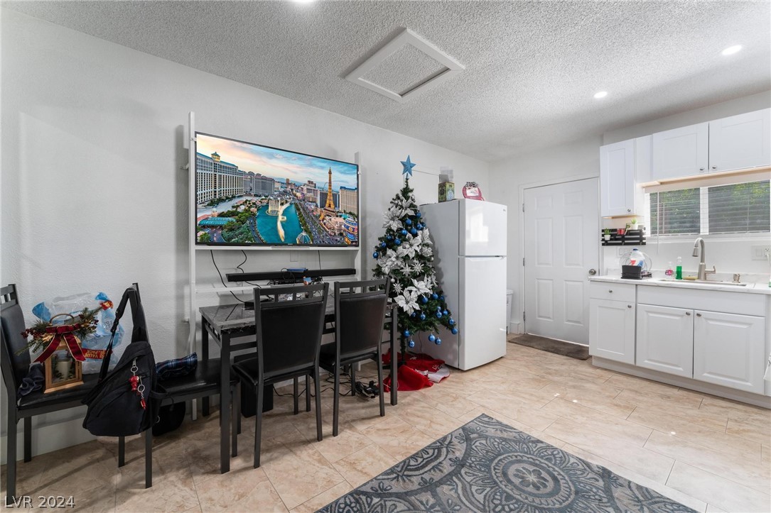 6616 Rhinelander Drive