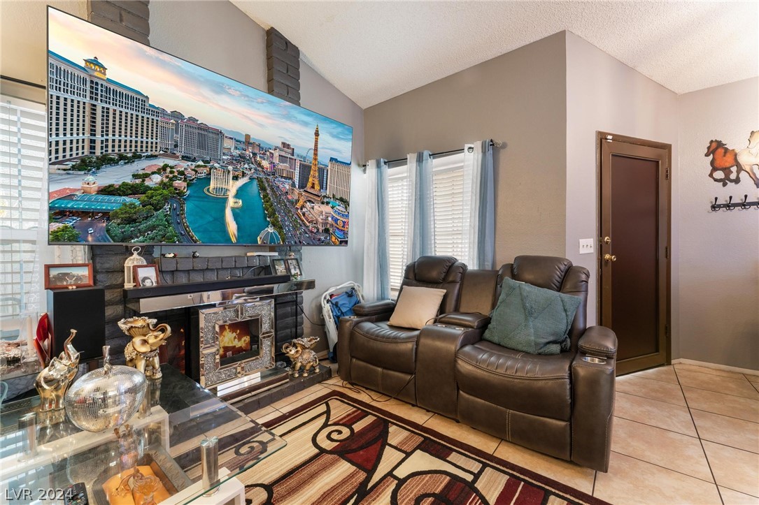 6616 Rhinelander Drive